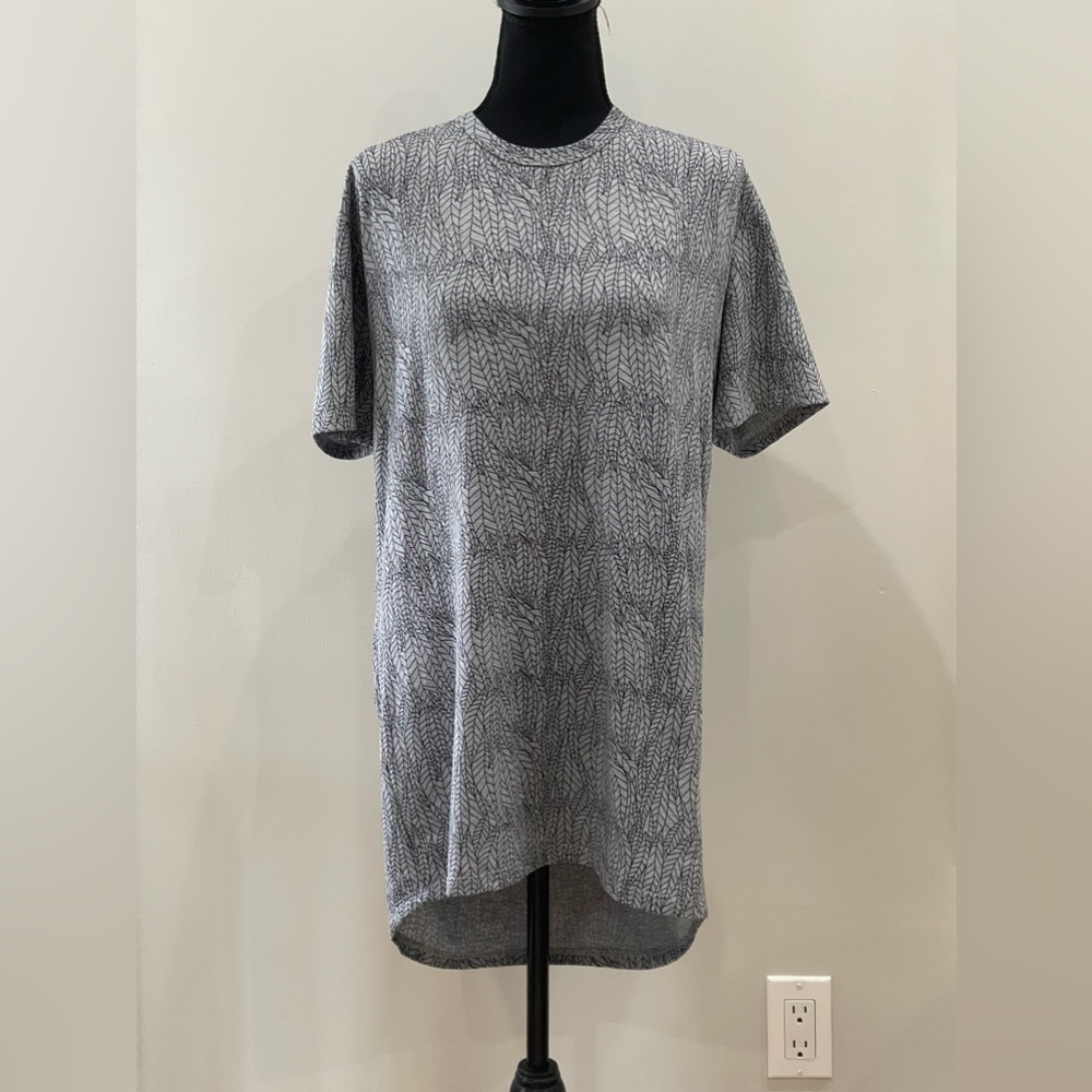 LuLaRoe S Grey/Black Patterned High Low Tunic‎